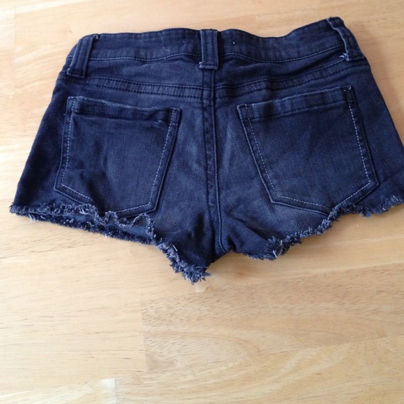Black denim studded forever 21 shorts - Picture 2 of 3