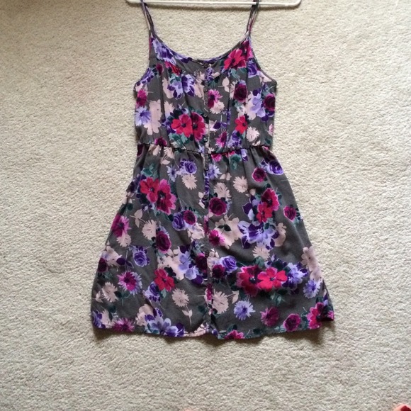 Small dress - Picture 1 of 2