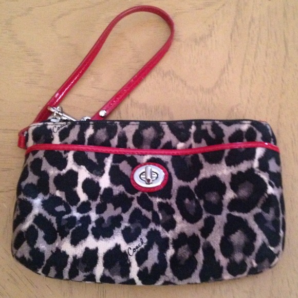🚫SOLD🚫Coach Wristlet