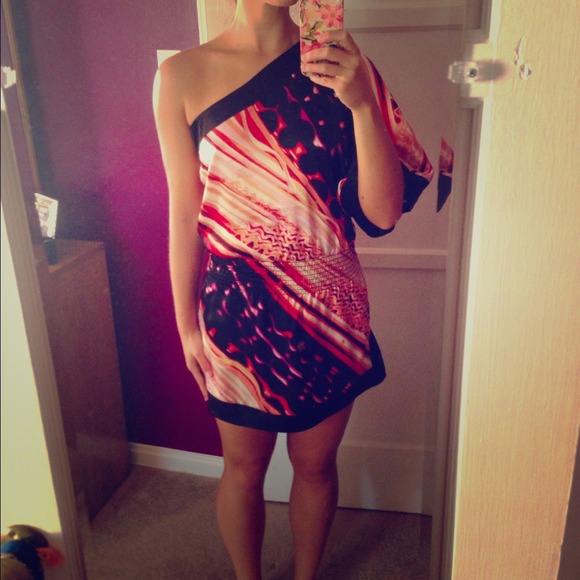 One shoulder printed dress!