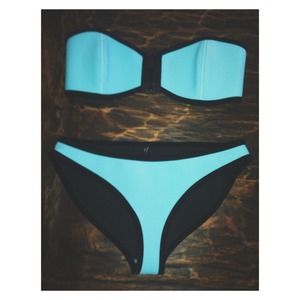 TRIANGL SWIM BIKINI SIZE SMALL