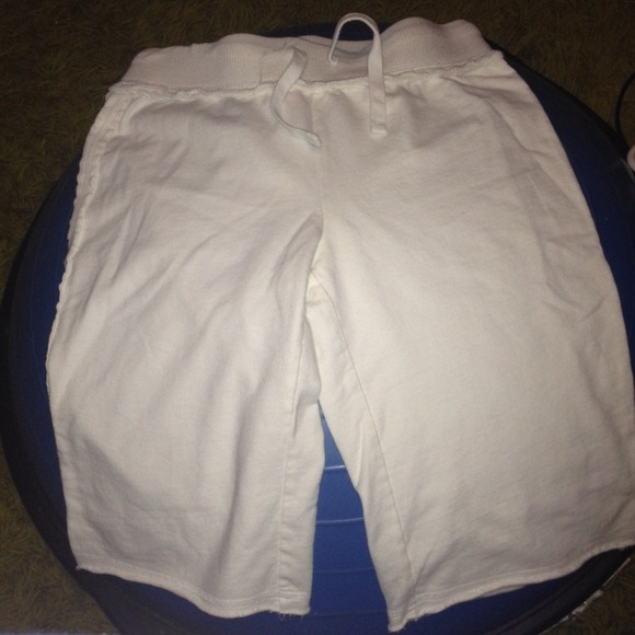 white cotton knee length shorts