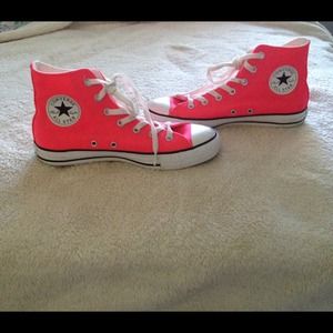 🌸Hot Pink Converse🌸