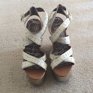 Jessica Simpson Wedges
