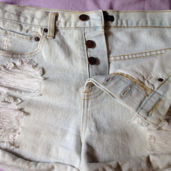 Shorts - Picture 3 of 3