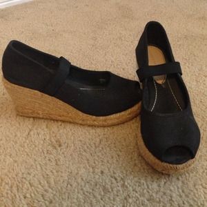 Black canvas wedges