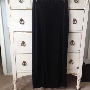 Double-slit maxi skirt