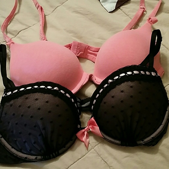 *SOLD❌ REDUCED! (3) three VS push up bras