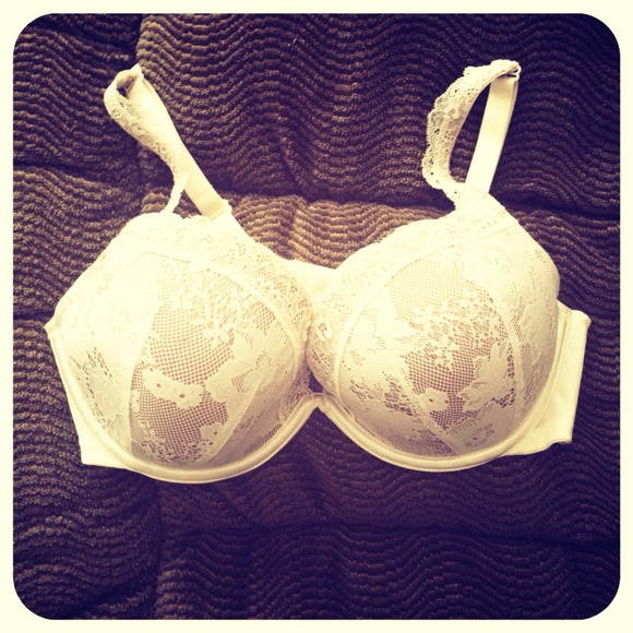 Sinners and Saints | White lace bra