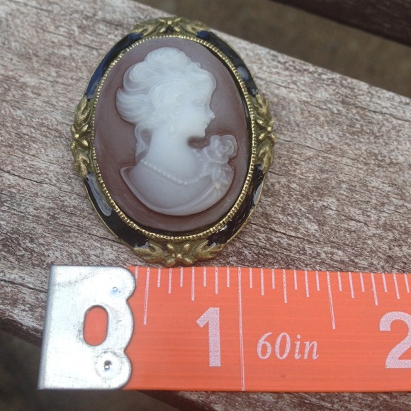 Cameo Brooch❌SOLD❌ - Picture 2 of 4