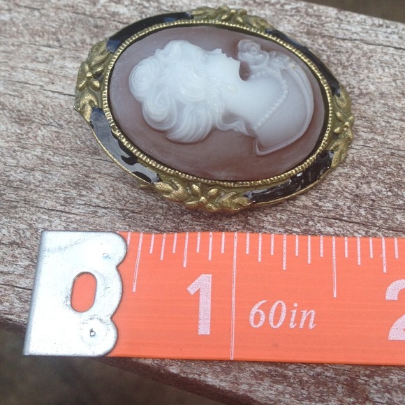 Cameo Brooch❌SOLD❌ - Picture 3 of 4