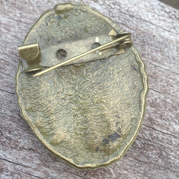 Cameo Brooch❌SOLD❌ - Picture 4 of 4