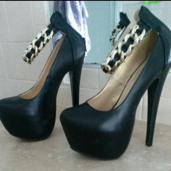 Black platform pumps - Picture 3 of 4