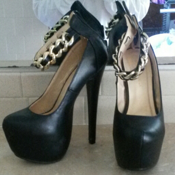 Black platform pumps - Picture 4 of 4
