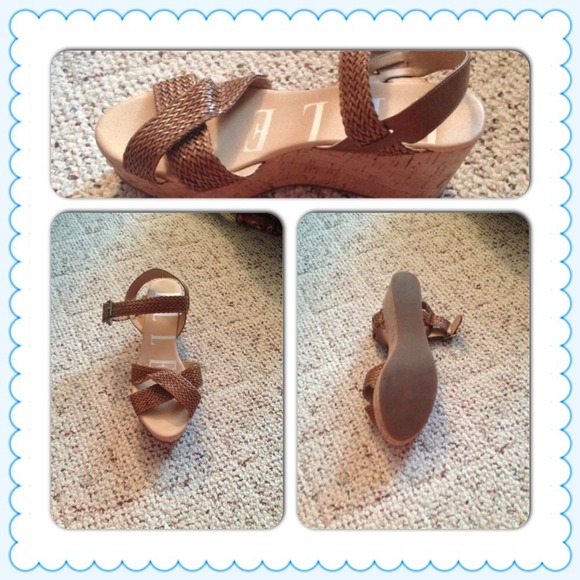 Rockin' brown wedges! 👡👡
