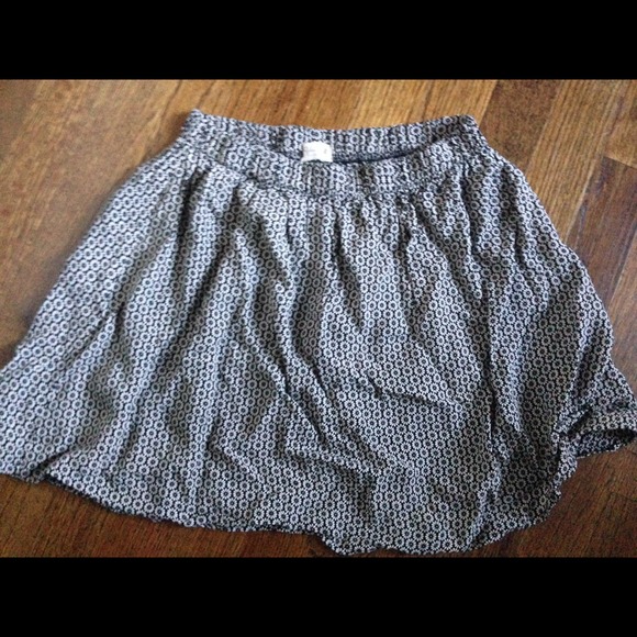 BRANDY MELVILLE rayon  john galt skirt floral - Picture 1 of 3
