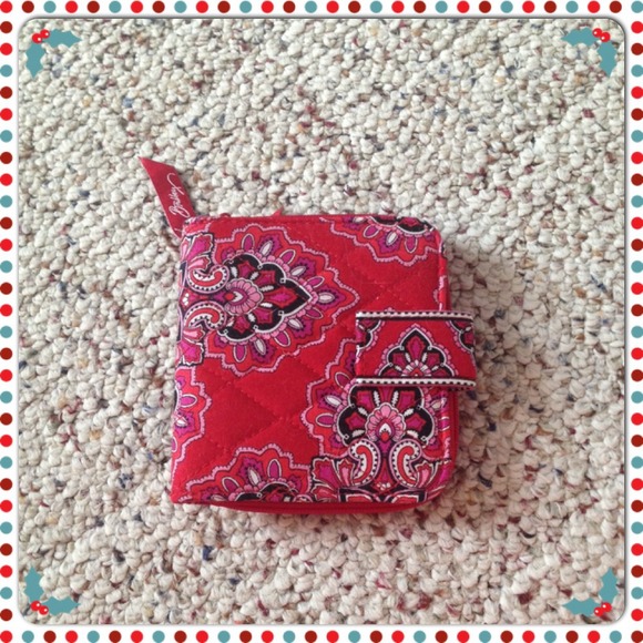 Floral patterned Vera Bradley wallet - Picture 1 of 3