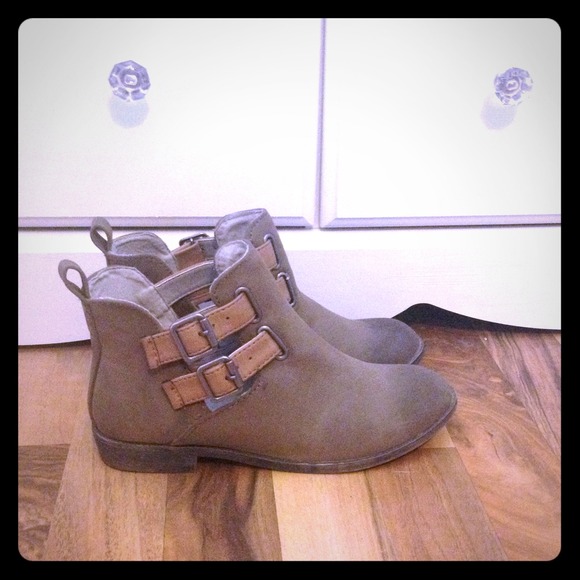 London Rebel ankle boots