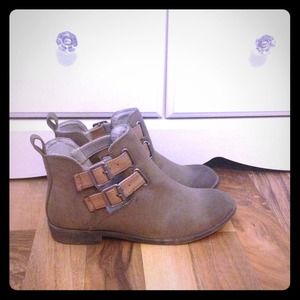 London Rebel ankle boots