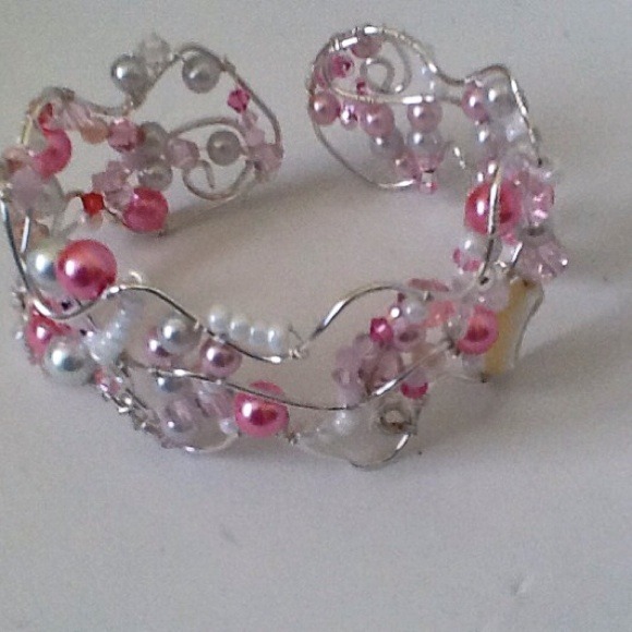 Pink wire Bracelet - Picture 1 of 1