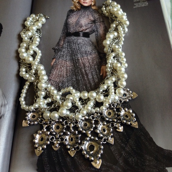 Statement Necklace free earrings. - Picture 3 of 4