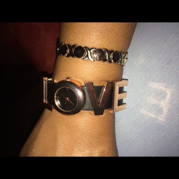 Casual watch - Picture 1 of 2