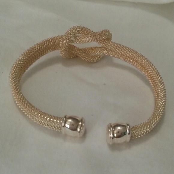 KNOTTED BANGLE - Picture 2 of 2
