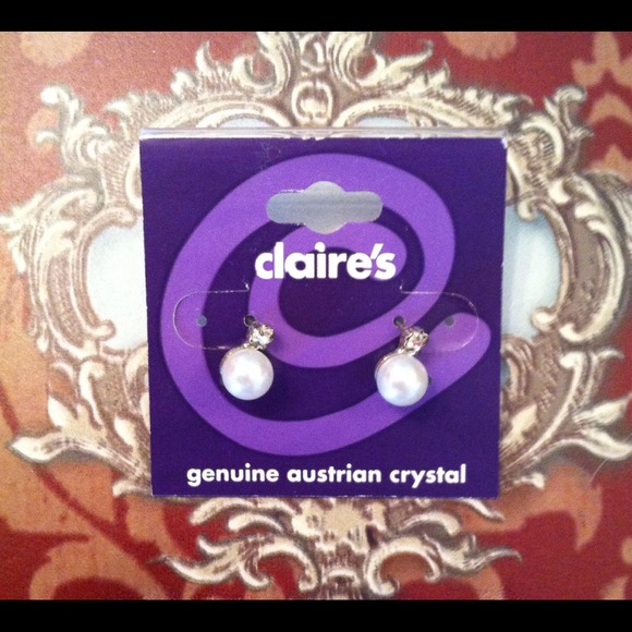 Jewelry - 🎉🎉SOLD SOLD 🎉💕 silver plated earrings💕