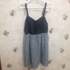 This everyday or formal beautiful dress.