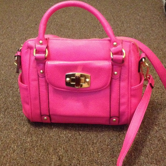 🚫SOLD🚫 Hot pink crossbody bag ON Vinted - Picture 1 of 2