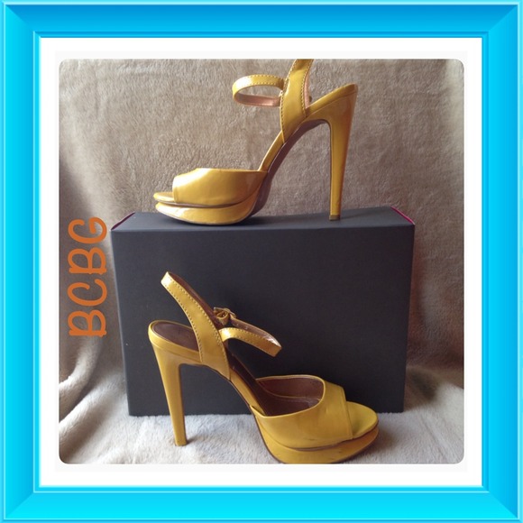 BCBG Yellow Patent Leather Sandals