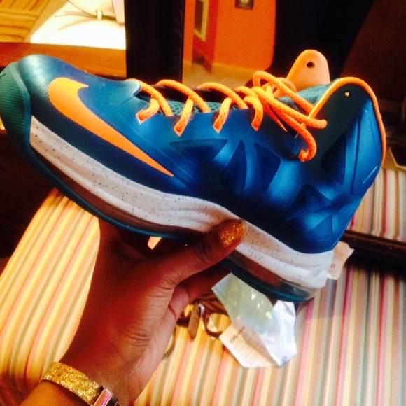 Nike Shoes - Lebron Basketball Shoes