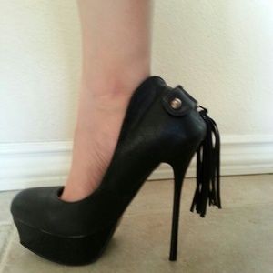 Amazingly sexy platform heels