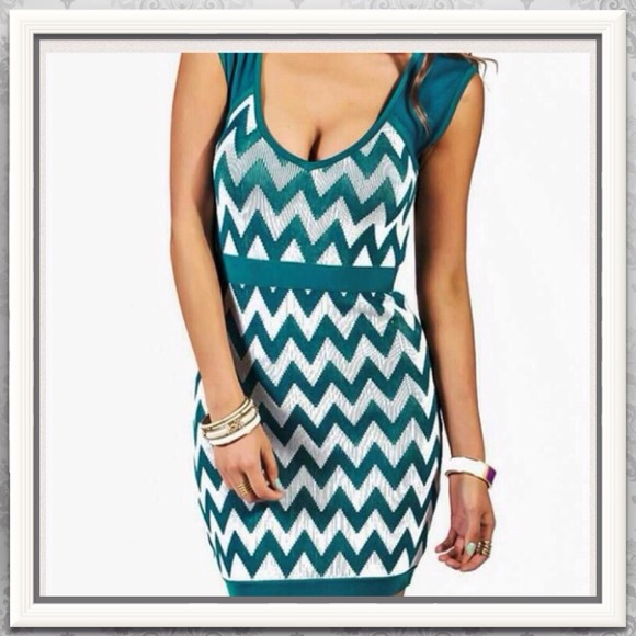SALE🎉 SALE🎉ADORABLE CHEVRON DRESS❤️ - Picture 1 of 4