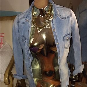 🔴Chambray Button up