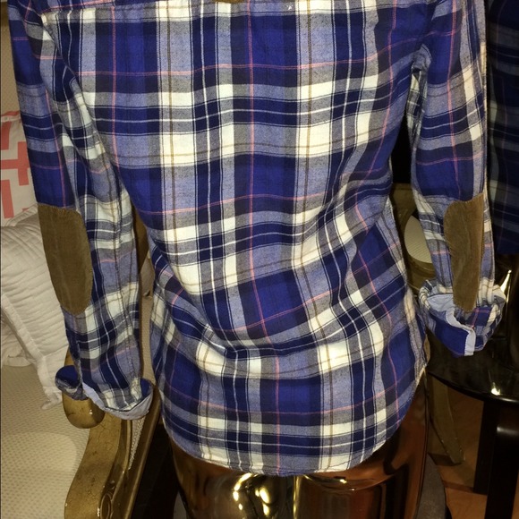 🔴Plaid Button Up - Picture 2 of 2