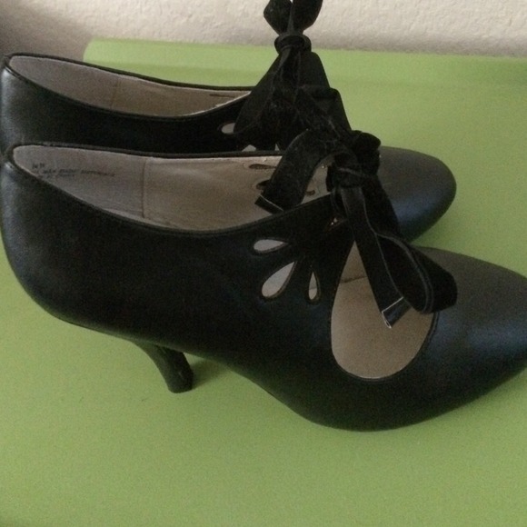Size 10 heels from the store Torrid, never worn. - Picture 4 of 4