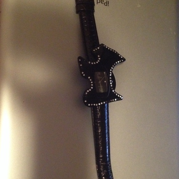 Watch - Picture 2 of 3