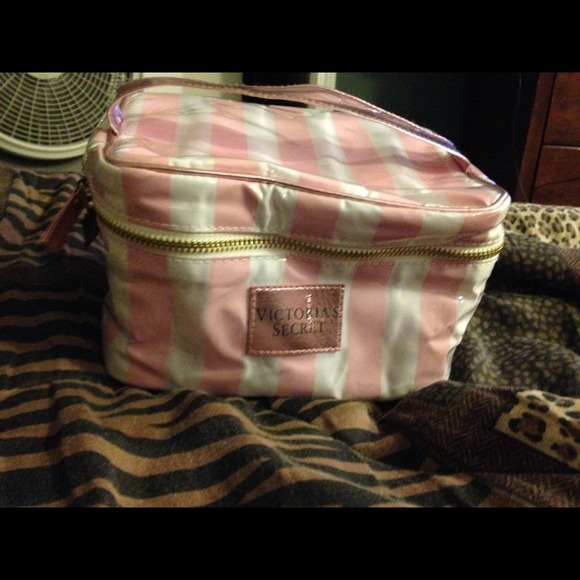 Victoria secret makeup bag - Picture 1 of 3