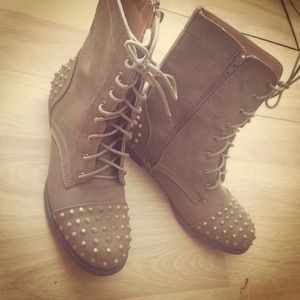 Combat boots size 9
