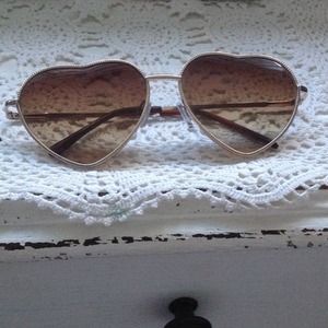 Heart sunnies