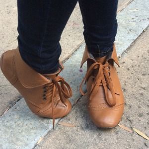 Leater low top boots