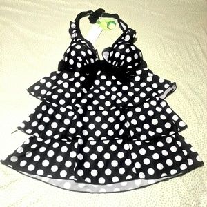 NWT Two Piece Swimsuit with Boy Short Bottoms XL