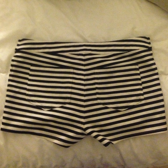 Black and white striped shorts! - Picture 2 of 3