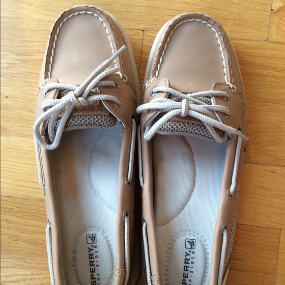 Tan Sperry Top-Sider - Picture 2 of 3