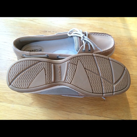 Tan Sperry Top-Sider - Picture 3 of 3