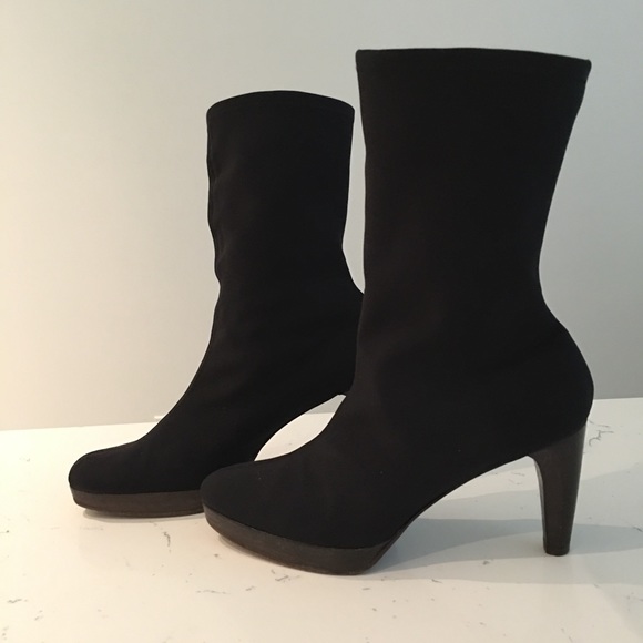 Stuart Weitzman Stretch Em Platforms ✨Host Pick✨