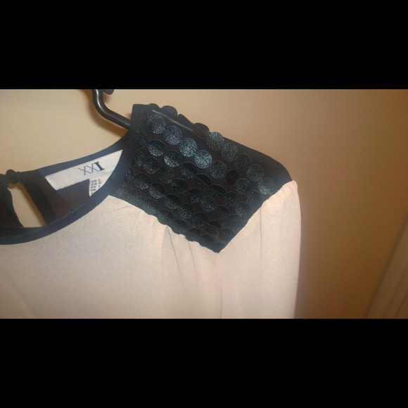 Forever 21 Top - Picture 2 of 2