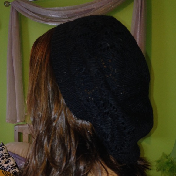 SOLD- Berets Bundle - Picture 3 of 4