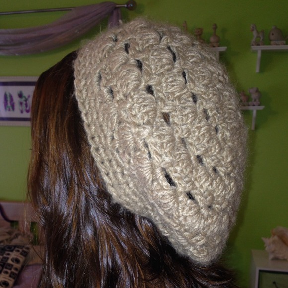 SOLD- Berets Bundle - Picture 4 of 4